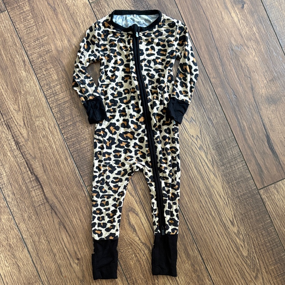 Posh Peanut Lana Leopard Print Convertible Zipper Pajamas 9-12 Months